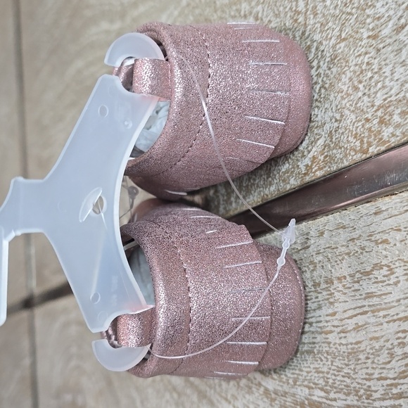 Cat & Jack Metallic Pink Faux Leather Fringe Moccasins - Picture 6 of 11